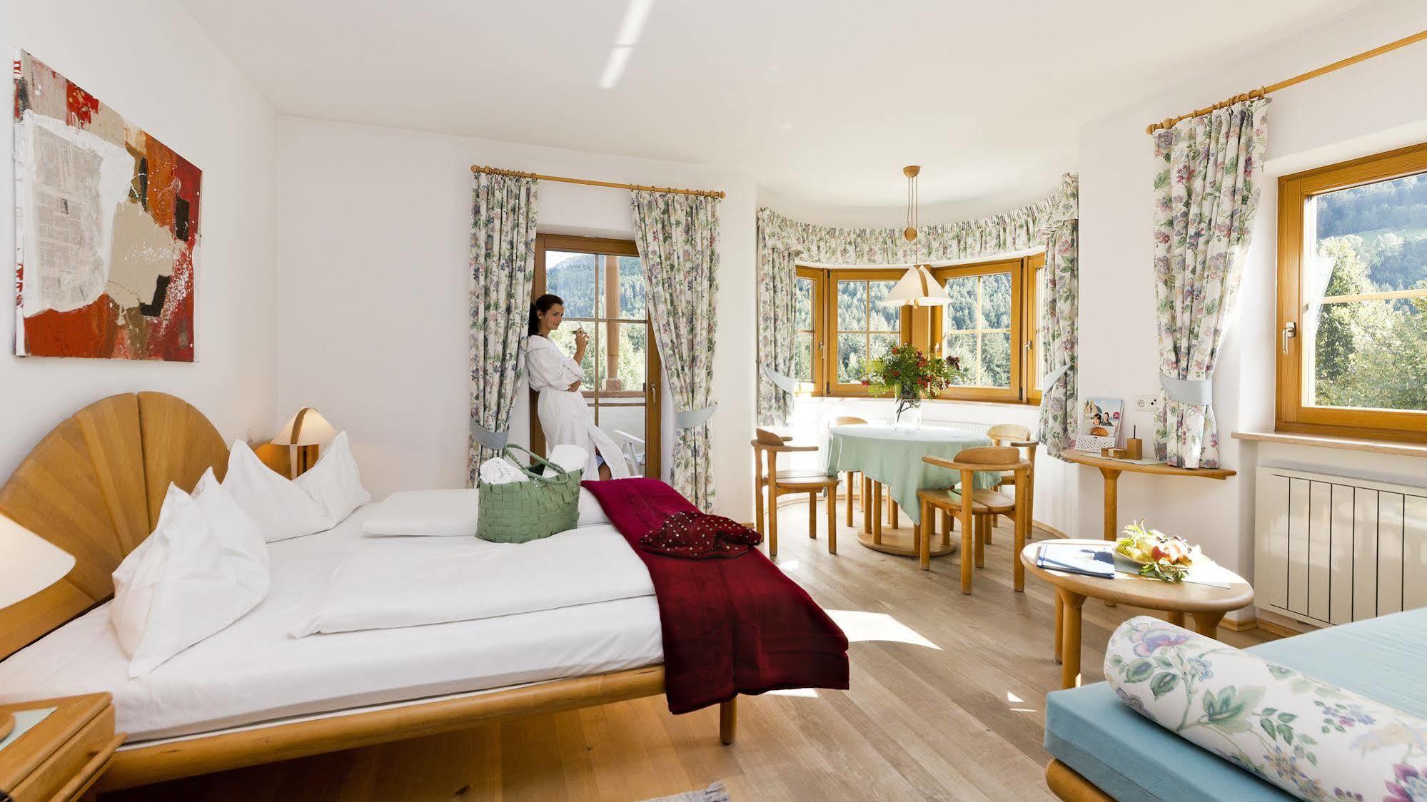 Taubers Bio Vitalhotel Kiens Zewnętrze zdjęcie