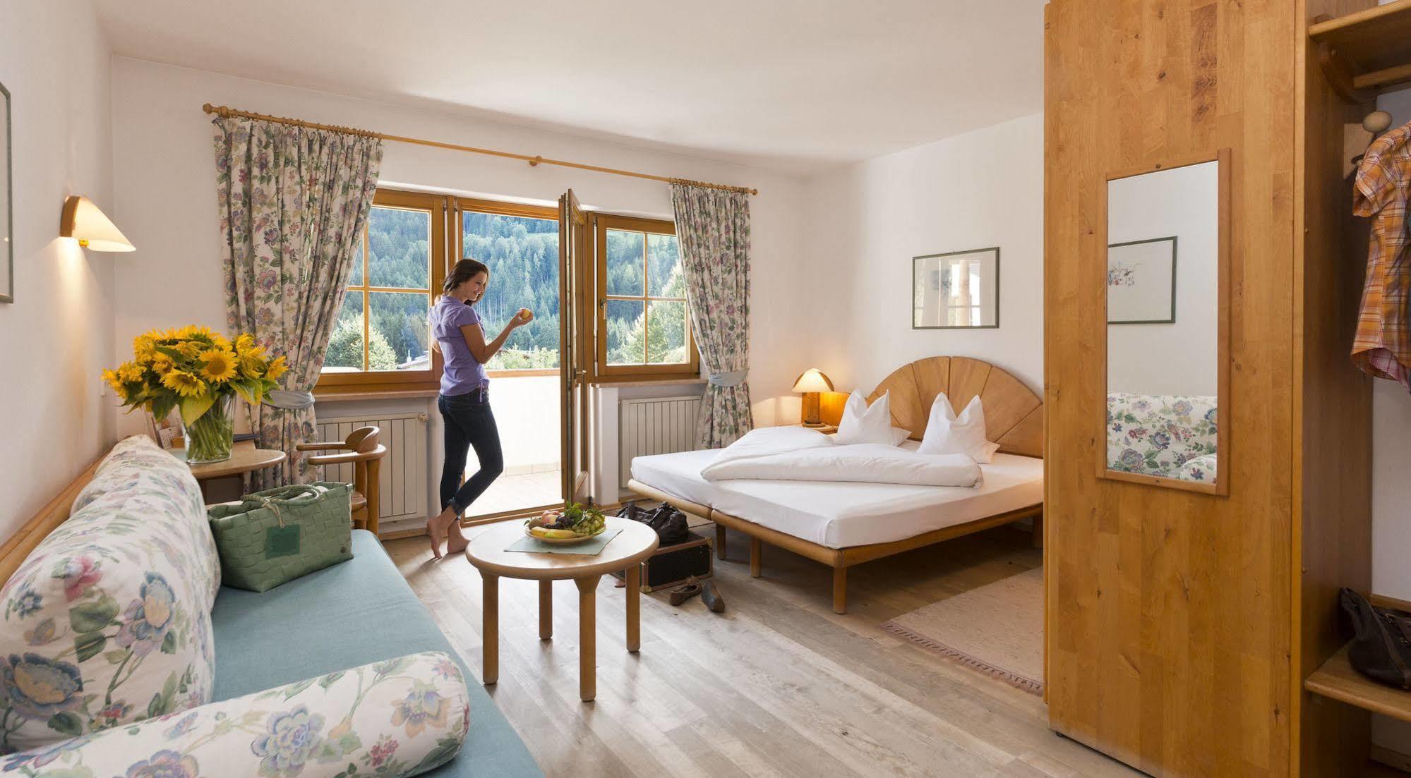 Taubers Bio Vitalhotel Kiens Zewnętrze zdjęcie